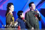 网曝李双江罕见全家福