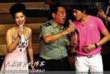 网曝李双江罕见全家福