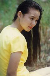 龚琳娜学生时代照片曝光 网友：看得我忐忑