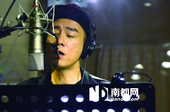 陈小春：安全感就是每天摸着bb长大