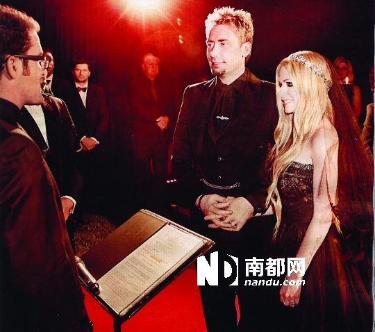 果然!艾薇儿有了场疯狂婚礼