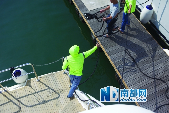 解缆绳抛缆绳打绳结是学员必须要学的技能。