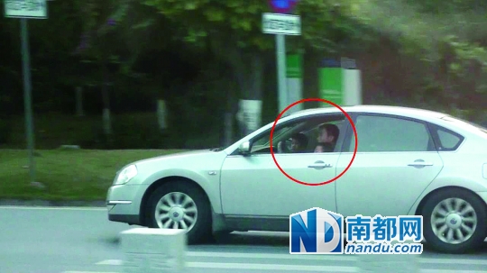 小孩子怎么学开车 dcfa040401_b_0d22273a9f.jpg