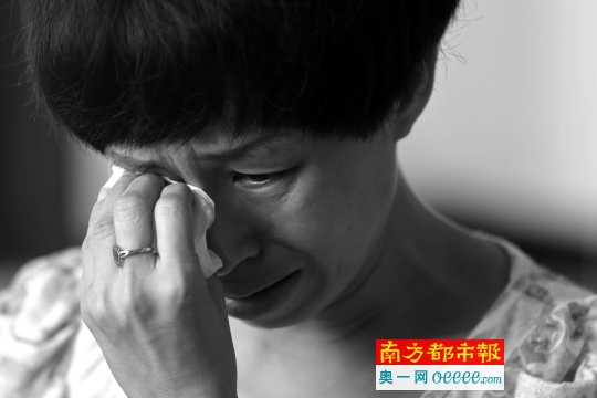 广州8岁学生头晕伏案课堂上停止呼吸 有学生称
