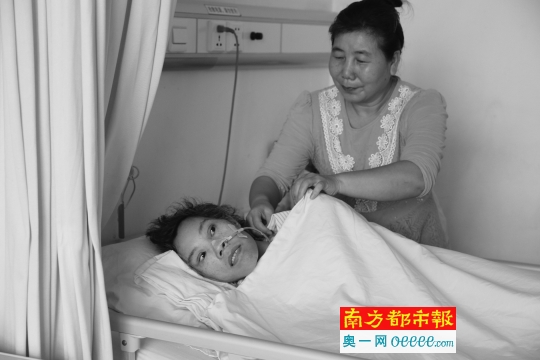 珠海一瘫痪母亲被弃医院 儿女疑因不堪重负已