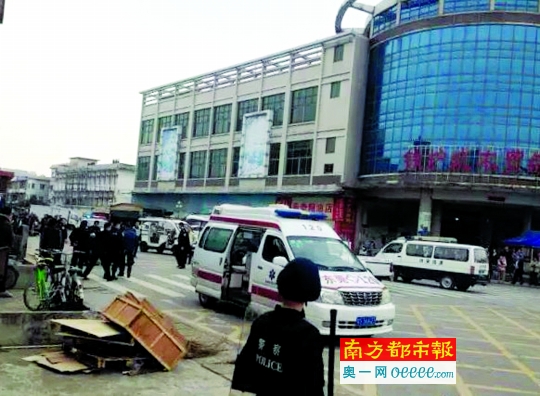 东莞民警开枪击穿凶徒腹部 反弹误伤协管员_东