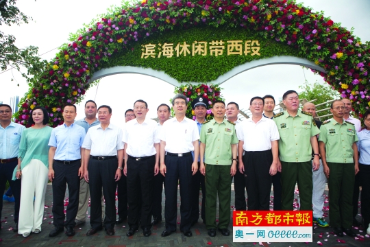 绿色生态长廊贯穿深圳湾 16公里滨海栈道步步