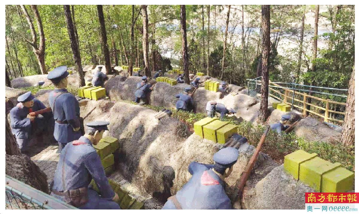 复原的当年战壕。