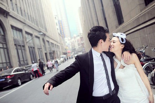 主持人张杨果而婚纱照曝光 19日上海大婚(图)