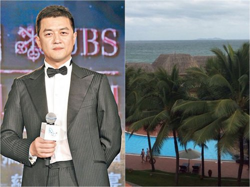 李亚鹏携女儿李嫣外出游玩 称"她玩耍我阅读"