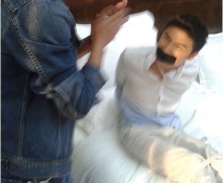 【视频】利比亚外交部副部长称3名被绑  视频:国民英雄"有鬼"哥受访